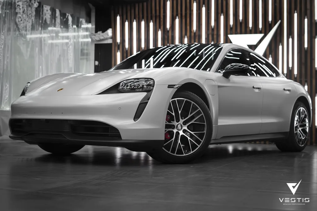 Porsche Taycan 1 Porsche Taycan