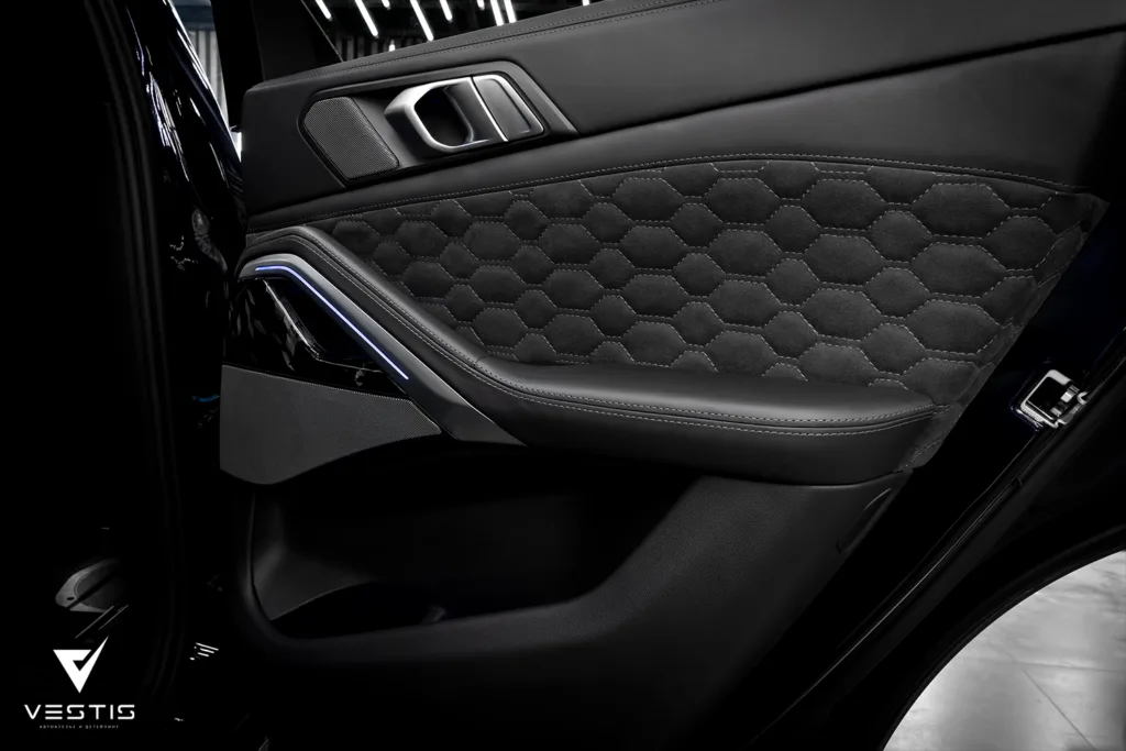 Перешив салона и ламинация карбоном интерьера BMW X6