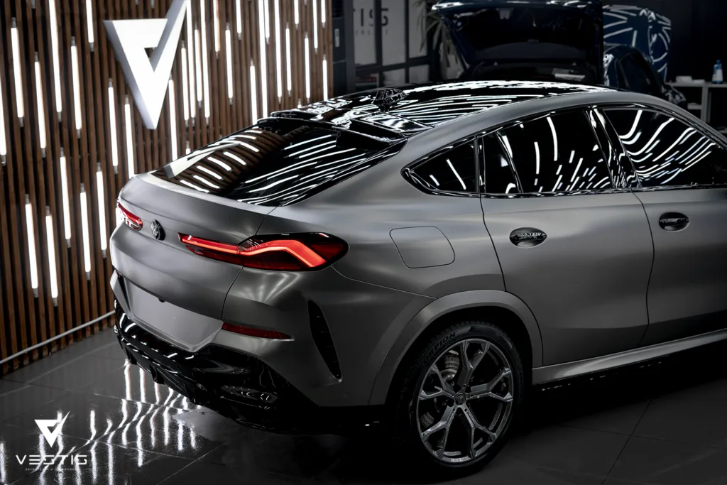 Полная оклейка кузова BMW X6 G06 в 2 типа пленок