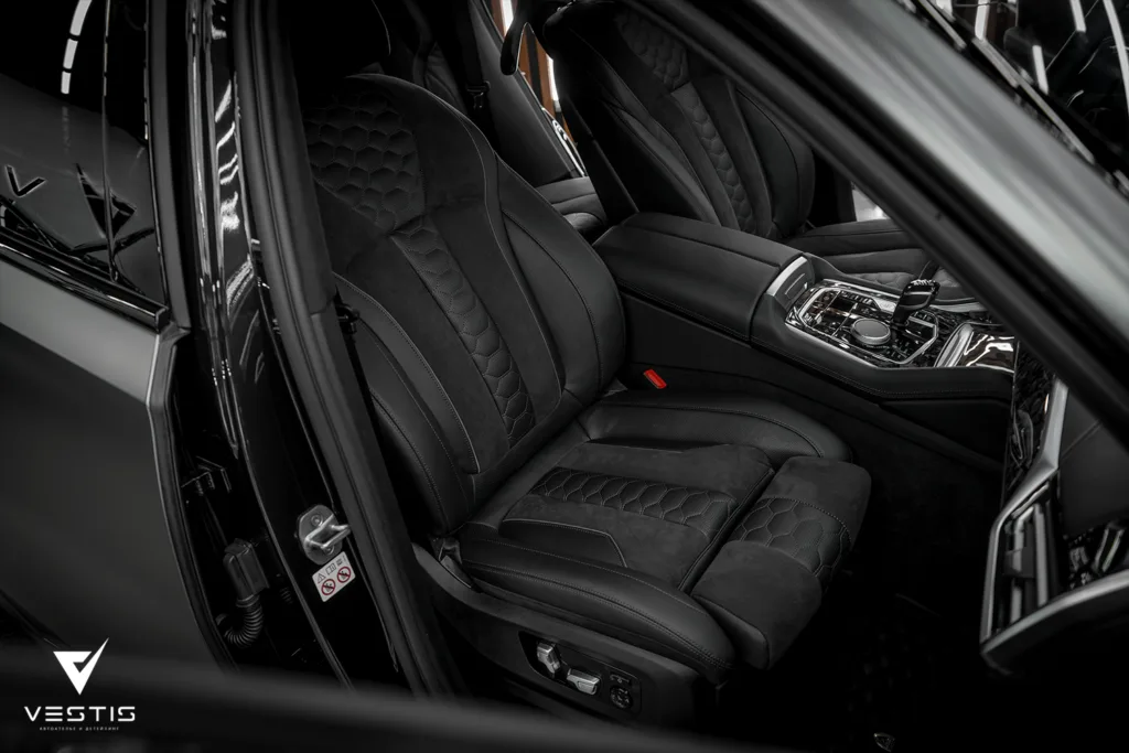 Перешив салона и ламинация карбоном интерьера BMW X6