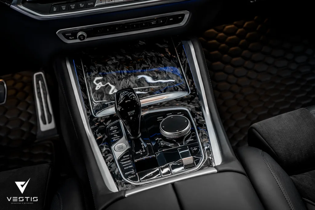 Перешив салона и ламинация карбоном интерьера BMW X6