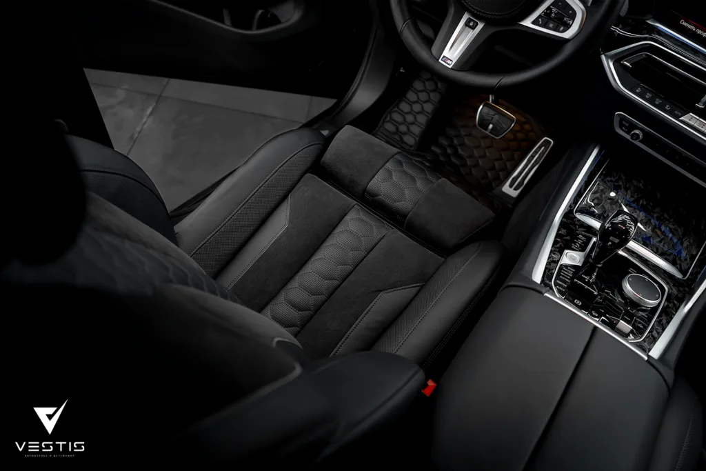 Перешив салона и ламинация карбоном интерьера BMW X6
