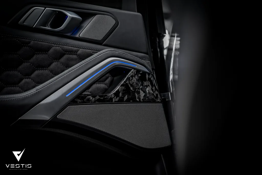 Перешив салона и ламинация карбоном интерьера BMW X6