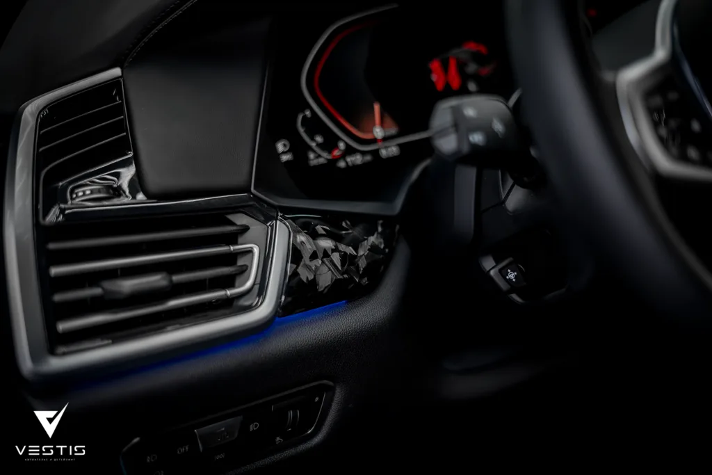 Перешив салона и ламинация карбоном интерьера BMW X6