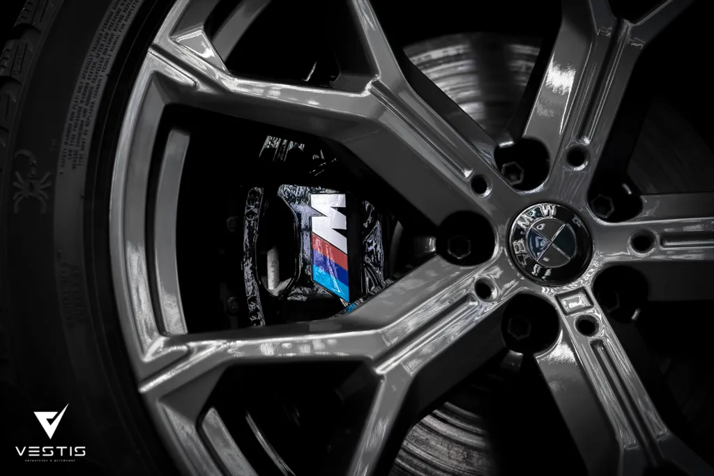 Полная оклейка кузова BMW X6 G06 в 2 типа пленок