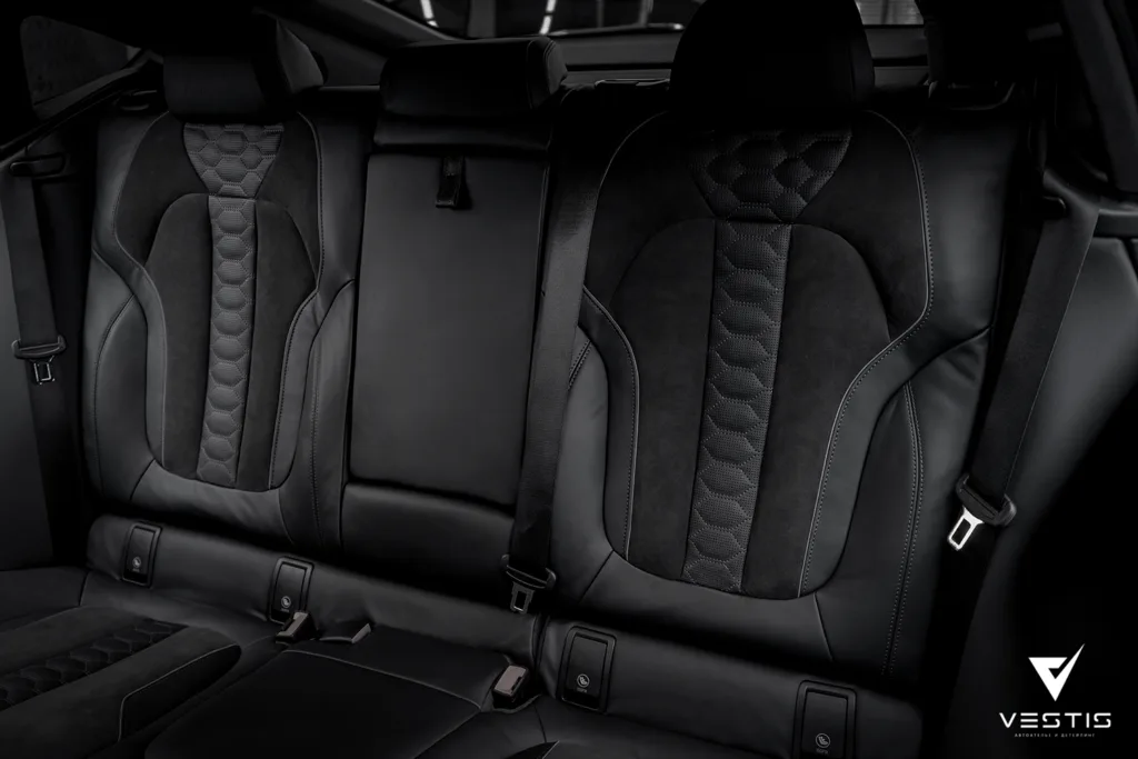 Перешив салона и ламинация карбоном интерьера BMW X6