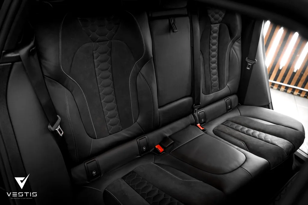 Перешив салона и ламинация карбоном интерьера BMW X6