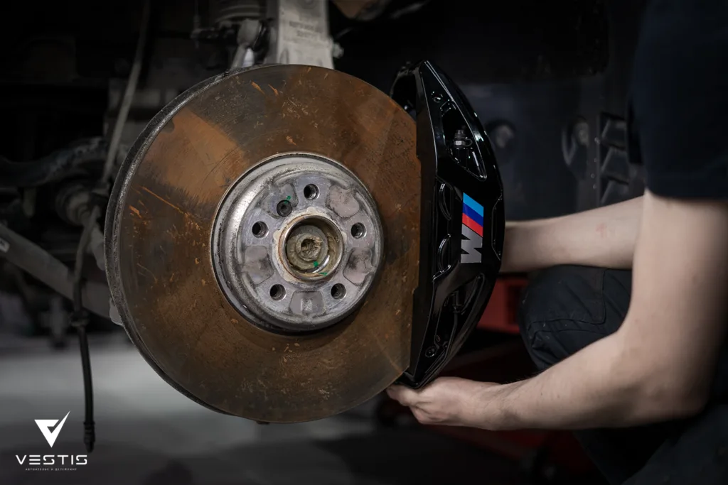 Полная оклейка кузова BMW X6 G06 в 2 типа пленок