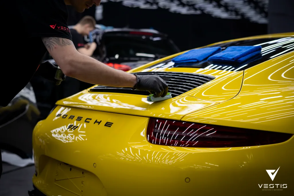 Полная оклейка кузова в антигравийную пленку Porsche 911