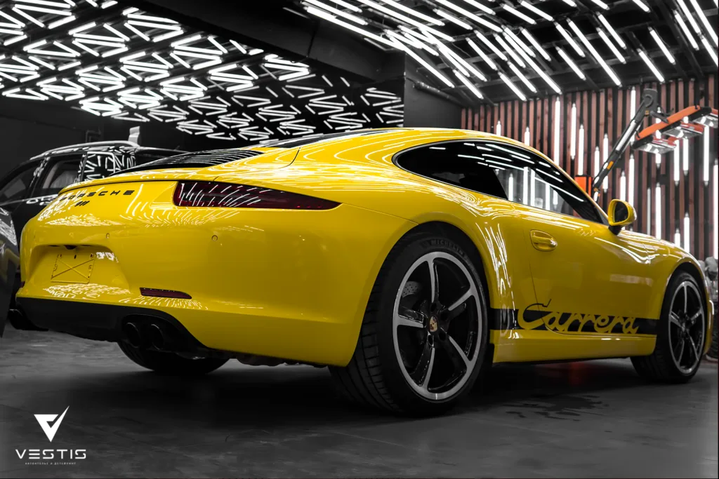 Полная оклейка кузова в антигравийную пленку Porsche 911
