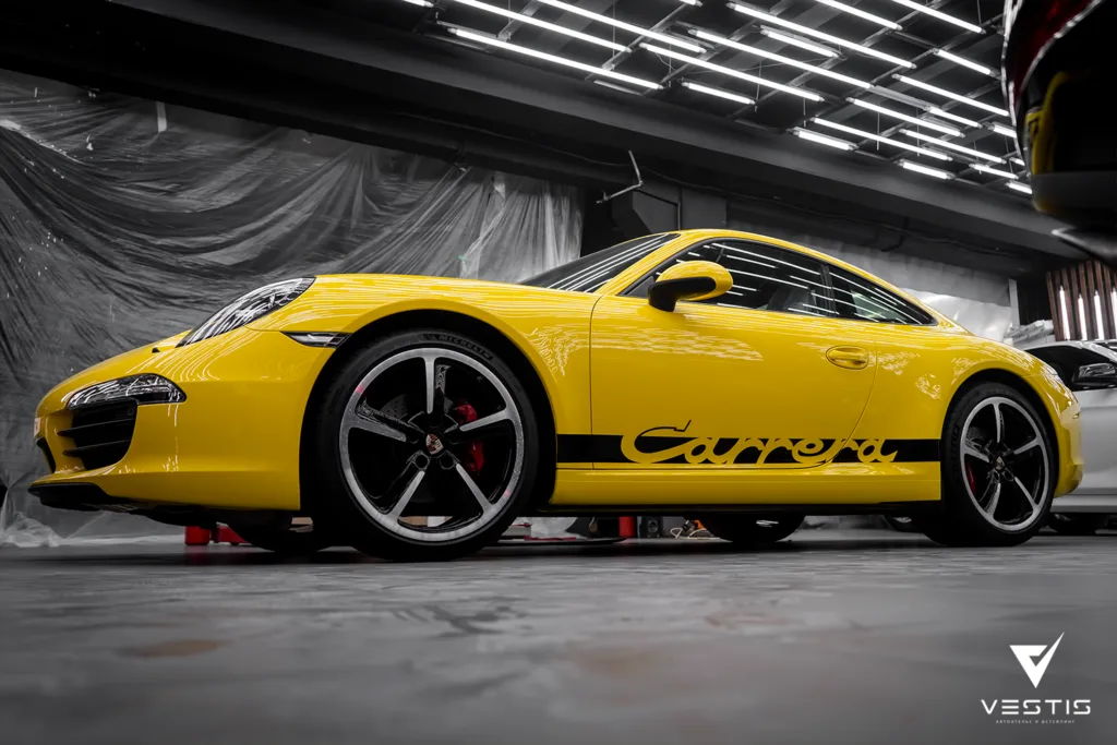 Полная оклейка кузова в антигравийную пленку Porsche 911