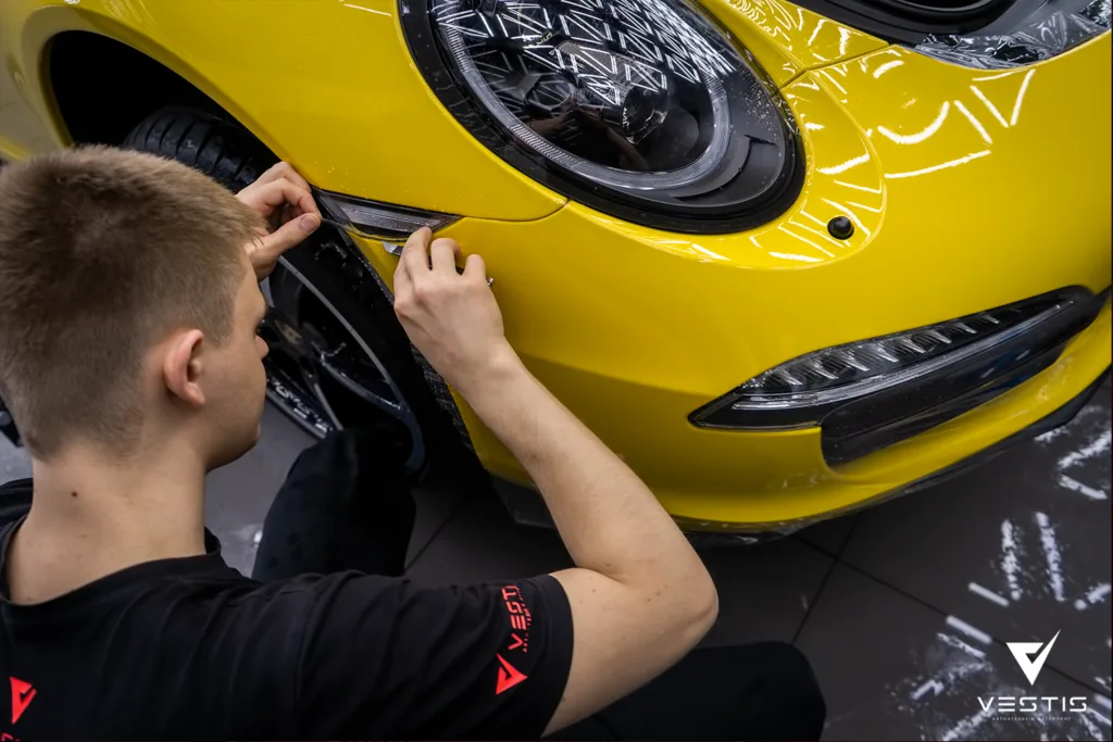 Полная оклейка кузова в антигравийную пленку Porsche 911
