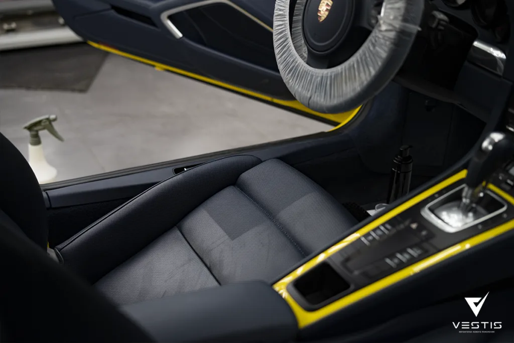 Полировка и нанесение керамики на кузо Porsche 911 Carrera