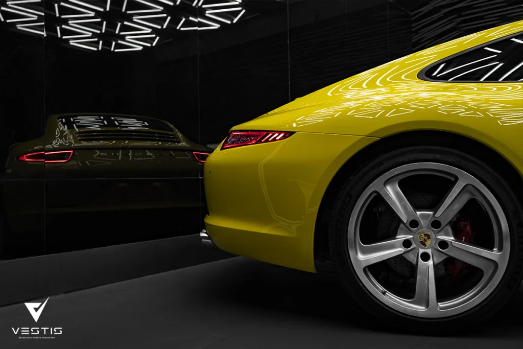 Полировка и нанесение керамики на кузо Porsche 911 Carrera