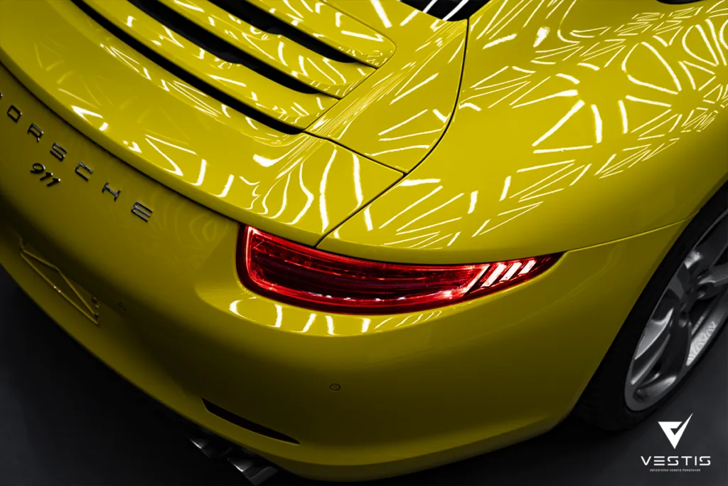 Полировка и нанесение керамики на кузо Porsche 911 Carrera