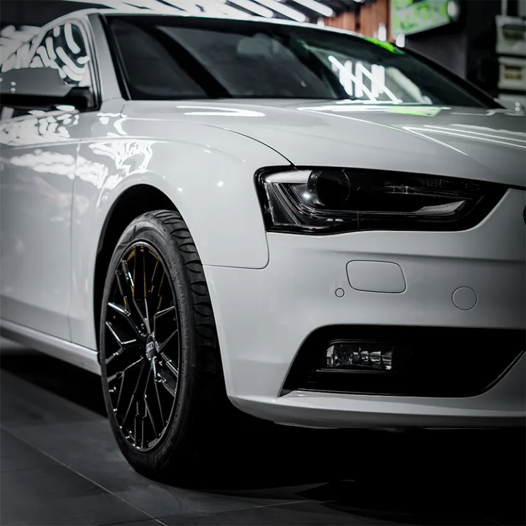 Полировка и нанесение керамики на кузов Audi A4