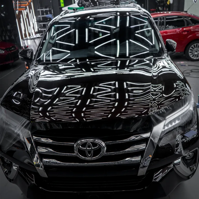 Антигравийная пленка и керамика на ЛКП Toyota Fortuner 18 Антигравийная пленка и керамика на ЛКП Toyota Fortuner