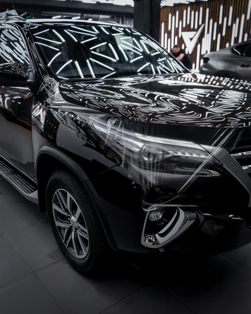 Антигравийная пленка и керамика на ЛКП Toyota Fortuner 5 Антигравийная пленка и керамика на ЛКП Toyota Fortuner