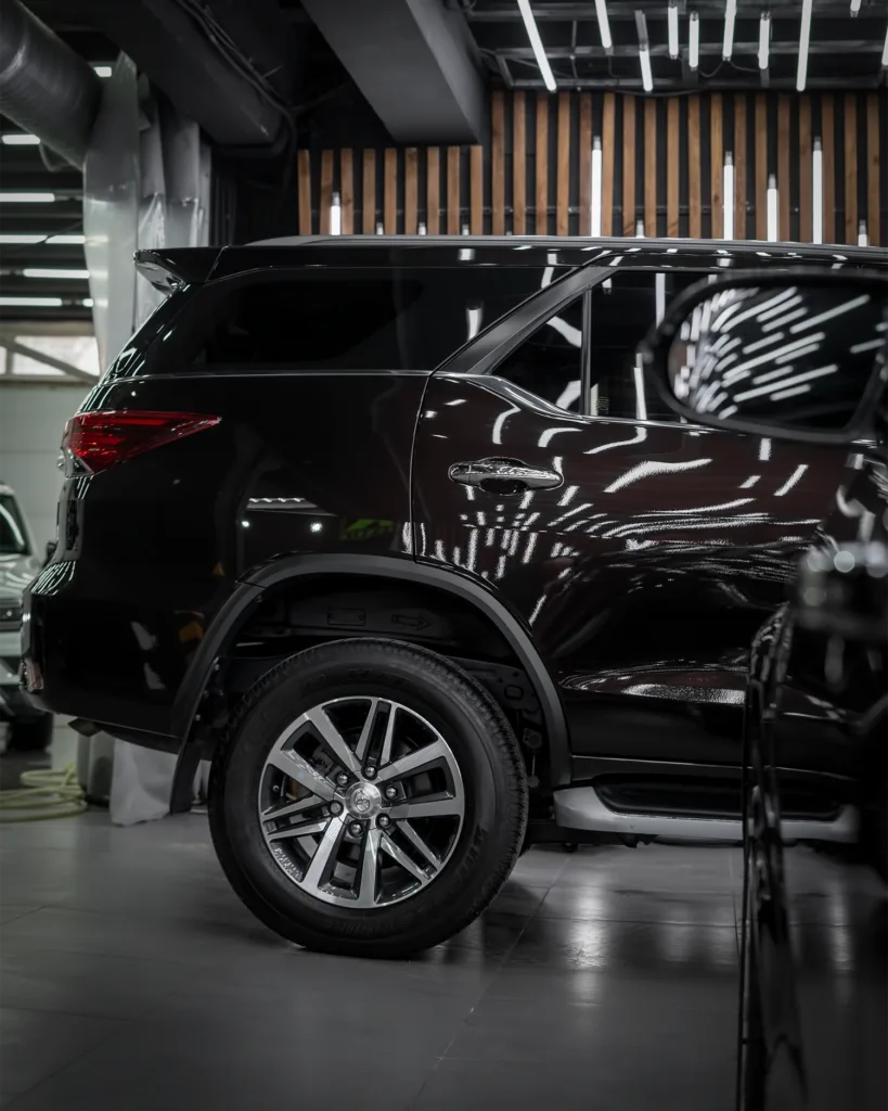 Антигравийная пленка и керамика на ЛКП Toyota Fortuner 14 Антигравийная пленка и керамика на ЛКП Toyota Fortuner