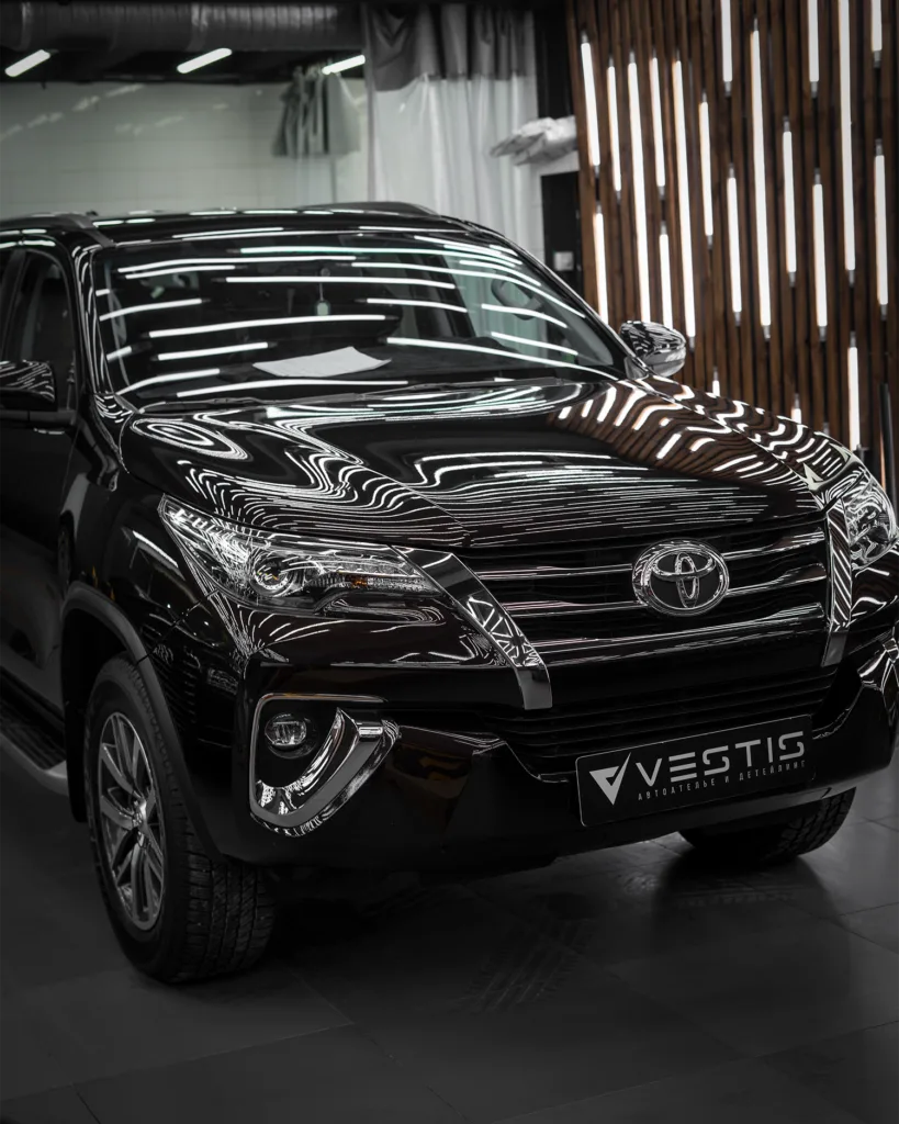 Антигравийная пленка и керамика на ЛКП Toyota Fortuner 15 Антигравийная пленка и керамика на ЛКП Toyota Fortuner
