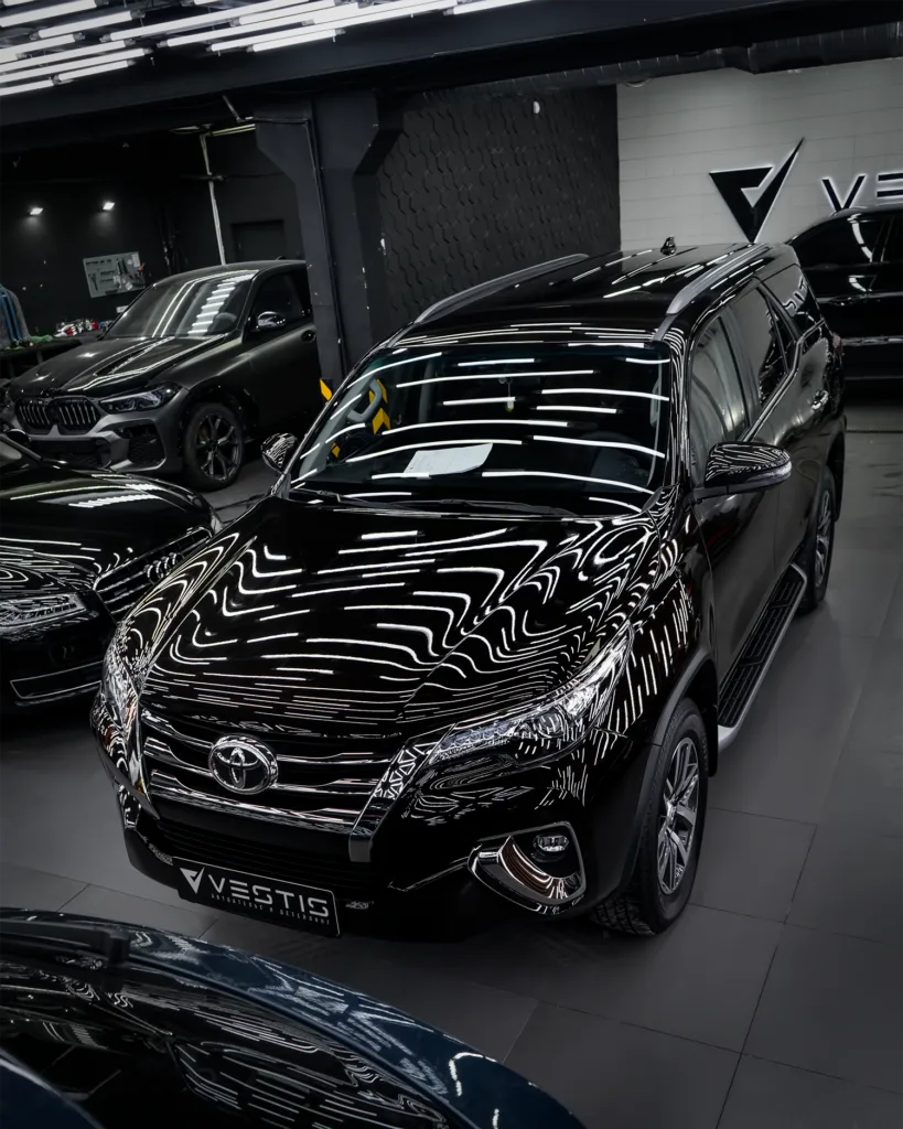 Антигравийная пленка и керамика на ЛКП Toyota Fortuner 16 Антигравийная пленка и керамика на ЛКП Toyota Fortuner