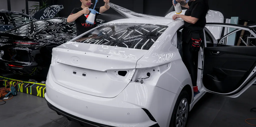 Полная оклейка антигравийной пленкой Hyundai Solaris 1 Полная оклейка антигравийной пленкой Hyundai Solaris