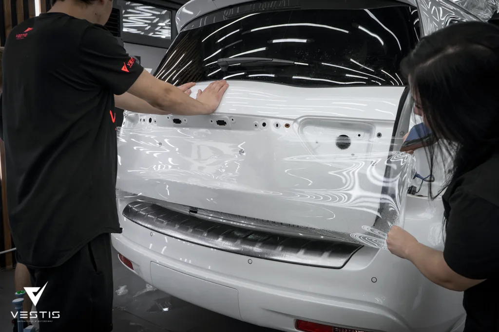 Полная оклейка антигравийной пленкой кузова Infiniti QX80 4 Полная оклейка антигравийной пленкой кузова Infiniti QX80