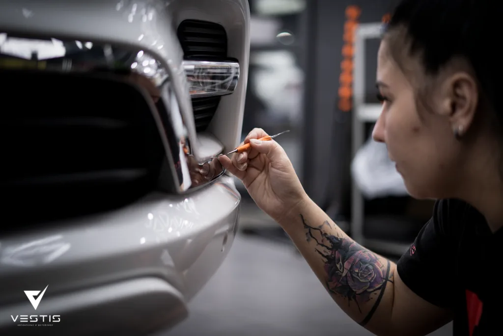 Полная оклейка антигравийной пленкой кузова Infiniti QX80 7 Полная оклейка антигравийной пленкой кузова Infiniti QX80