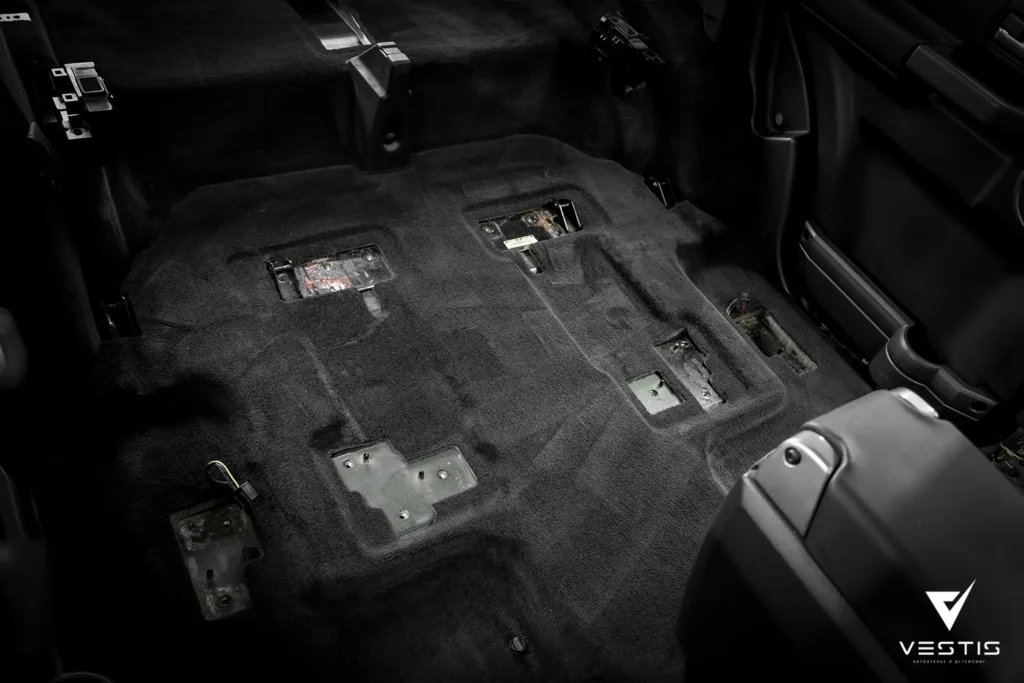 Комплексная химчистка салона Land Rover Discovery 11 Комплексная химчистка салона Land Rover Discovery