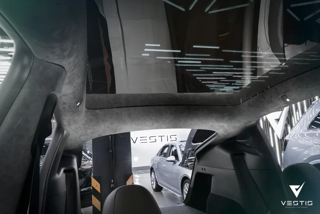 Перетяжка потолка, козырьков и стоек на Tesla Model Y 13 Перетяжка потолка, козырьков и стоек на Tesla Model Y