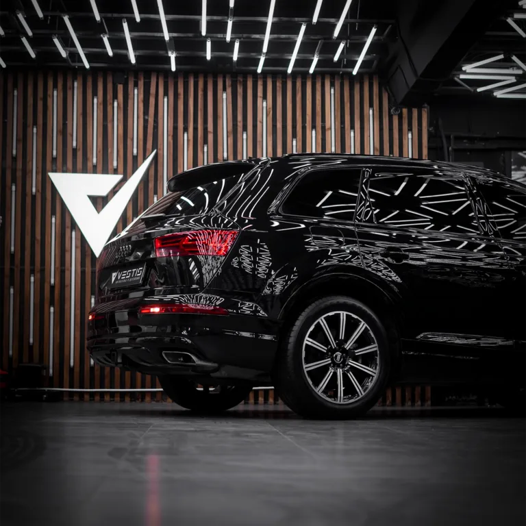 Химчистка салона и керамика на кожаные элементы Audi Q7