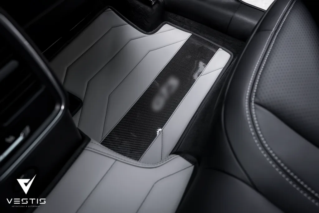 Коврики со вставками из карбона Porsche Macan GTS