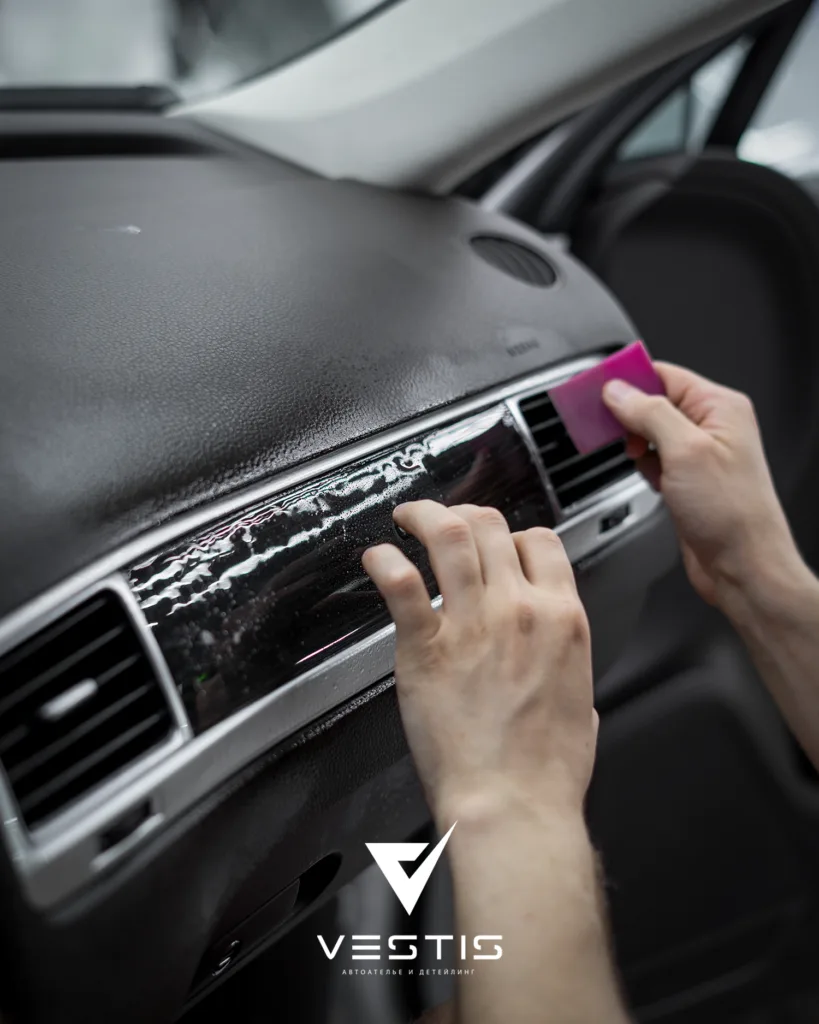 Полировка элементов интерьера Volkswagen Touareg