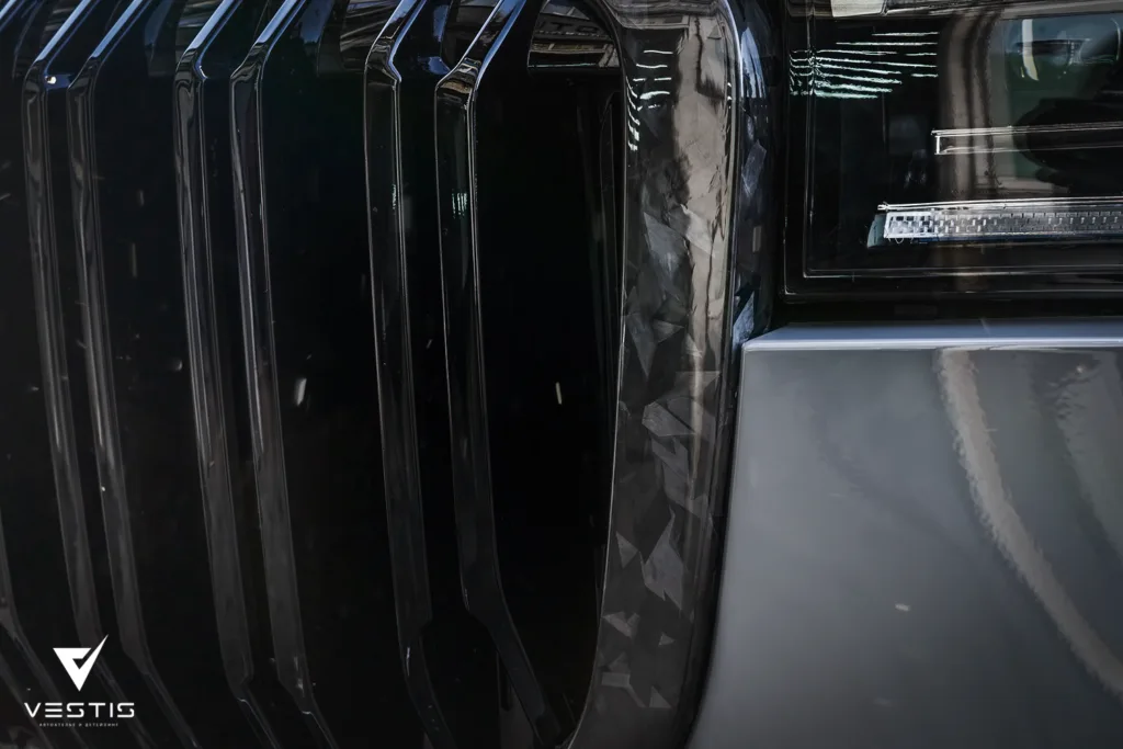 Карбоновая решетка радиатора для BMW X7 8 Карбоновая решетка радиатора для BMW X7