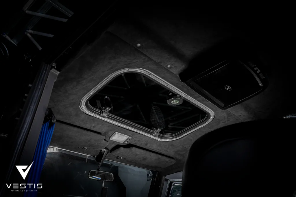 Перешив салона и перетяжка потолка Land Rover Defender 29 Перешив салона и перетяжка потолка Land Rover Defender