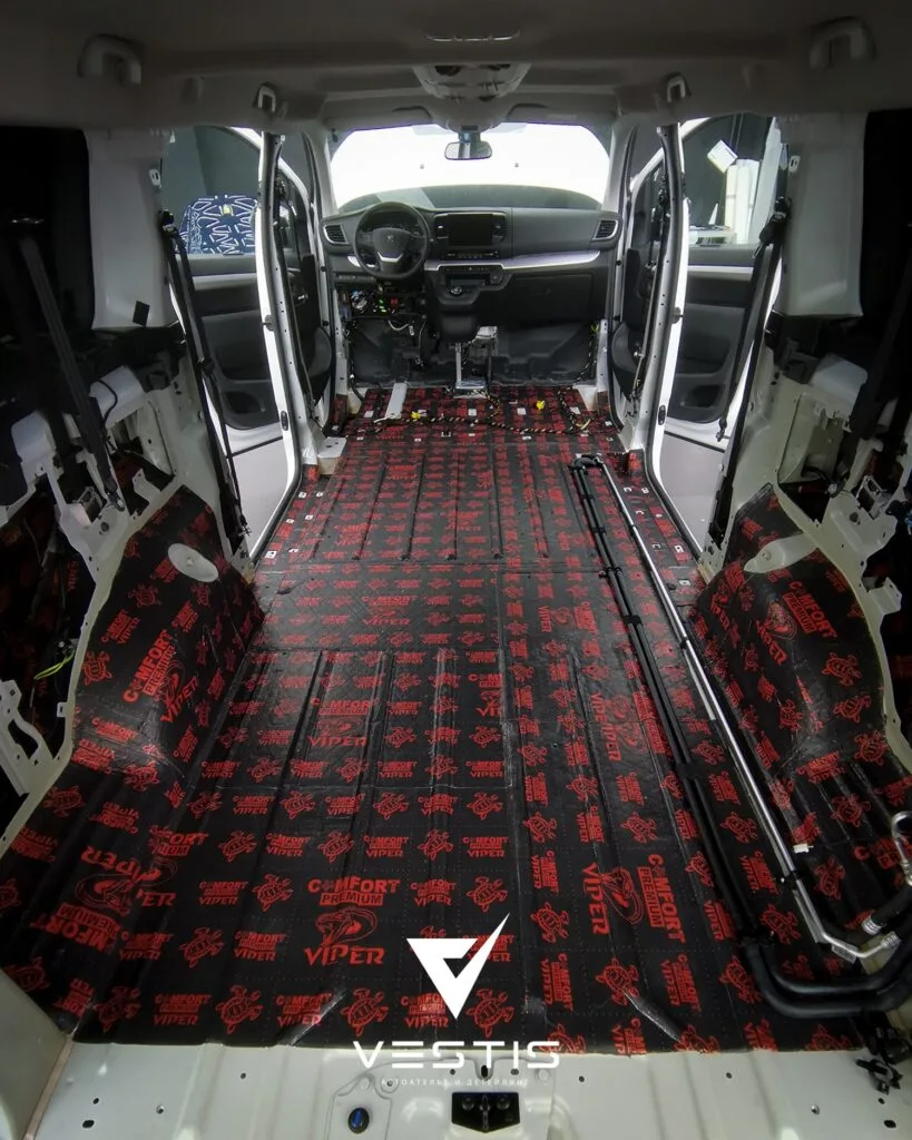 Шумоизоляция пола и колесных арок Peugeot Traveller 3 Peugeot Traveller Пленка и шумоизоляция пола2