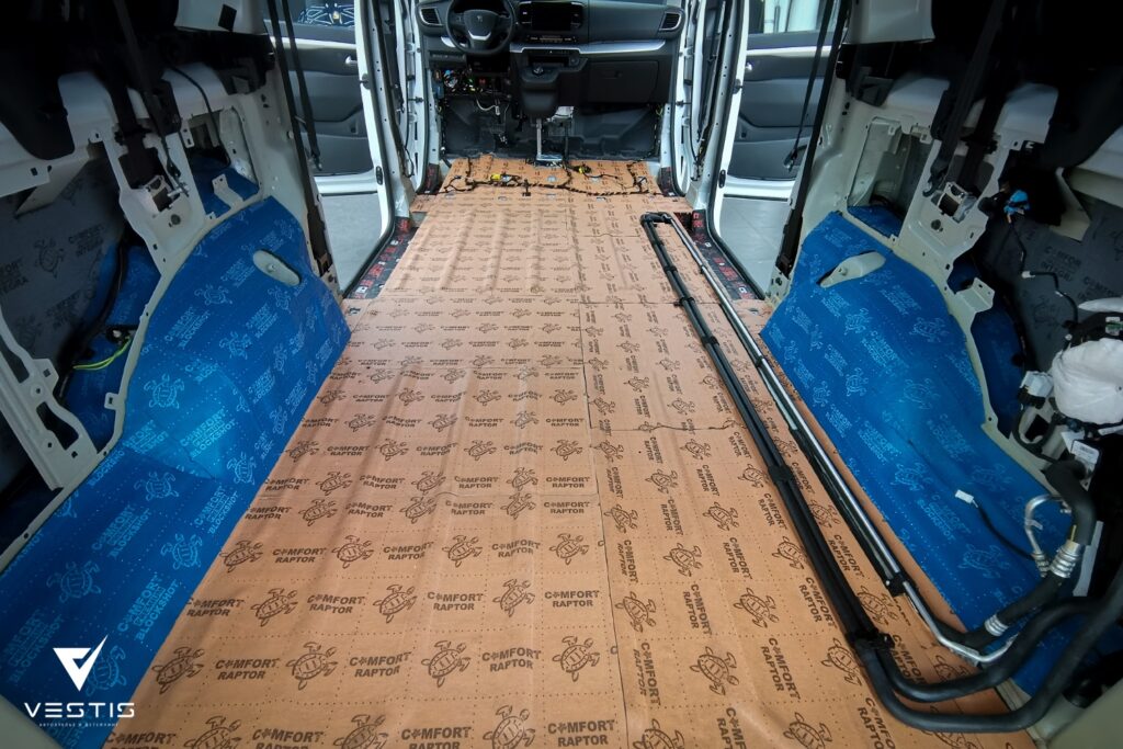Шумоизоляция пола и колесных арок Peugeot Traveller 10 Peugeot Traveller Пленка и шумоизоляция пола7