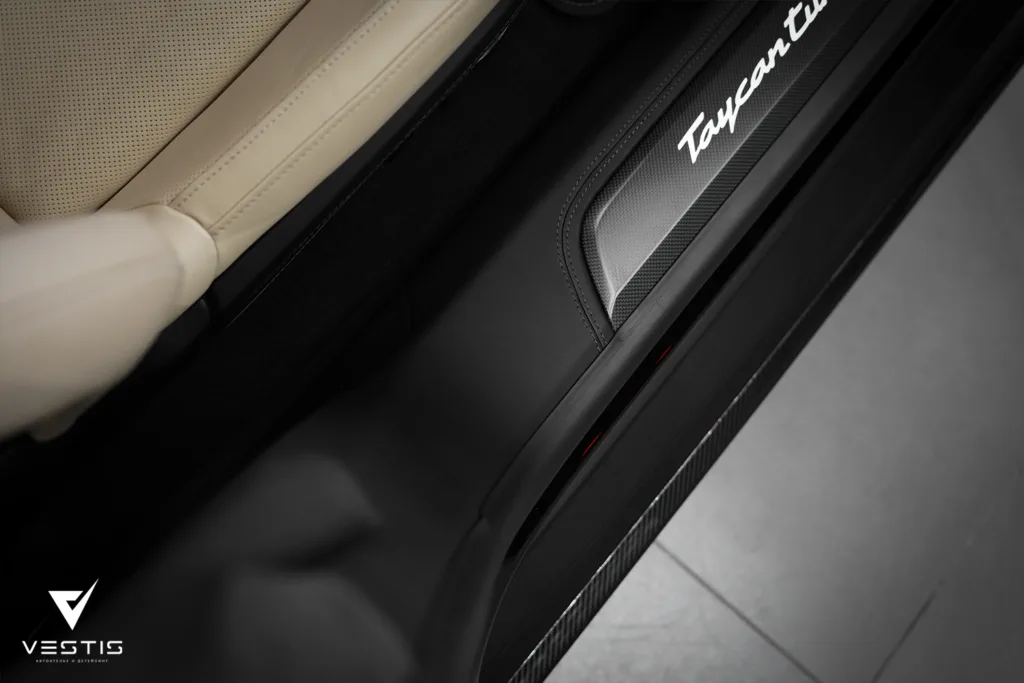 Карбон, перешив, шумоизоляция и коврики для Porsche Taycan 25 Porsche Taycan Перешив карбон и шумоизоляция30