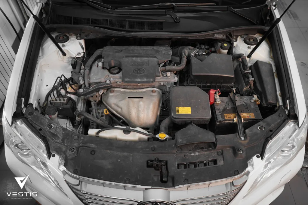 Toyota Camry Предпродажный фотосет химчистка и подкапотка21