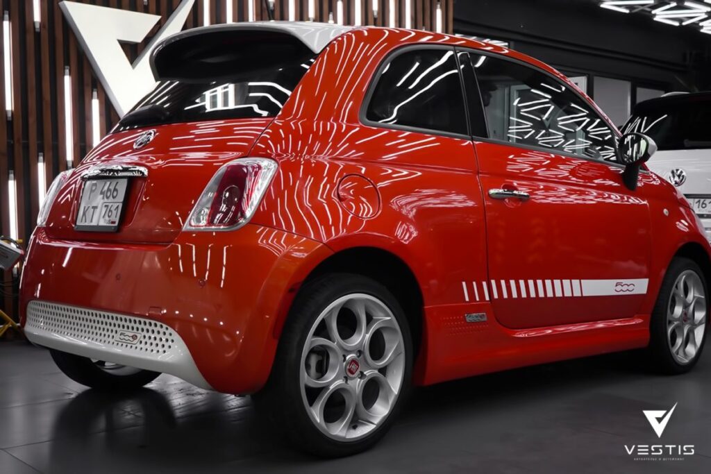 Шумоизоляция дверей и химчистка салона в Fiat 500E 1 Fiat 500E Химчистка и шумоизоляция13 1200x800