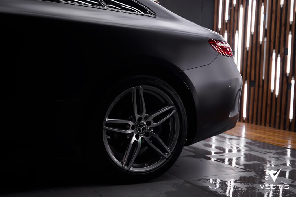 Защита кузова Mercedes-Benz E Coupe матовой пленкой Suntek 7 Mercedes Benz E Coupe Матовая пленка и антихром19