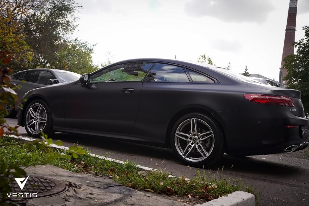 Защита кузова Mercedes-Benz E Coupe матовой пленкой Suntek 9 Mercedes Benz E Coupe Матовая пленка и антихром28