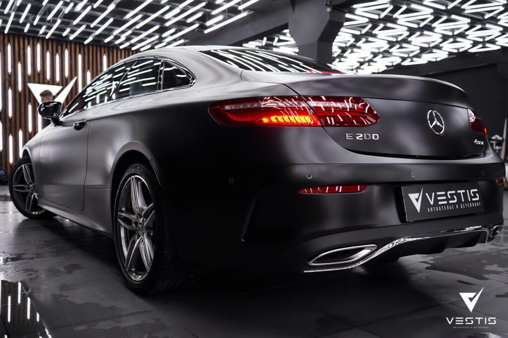 Защита кузова Mercedes-Benz E Coupe матовой пленкой Suntek 6 Mercedes Benz E Coupe Матовая пленка и антихром3