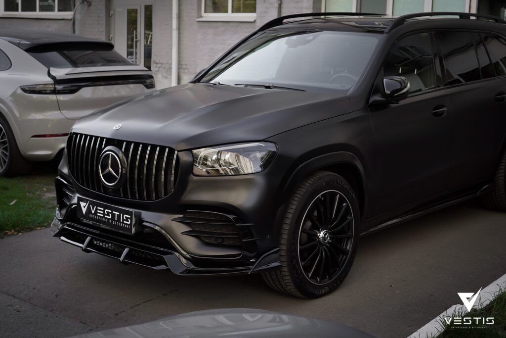 Mercedes Benz GLS Полная матовая оклейка расклейка обвесы и пороги подкапывание окрас7