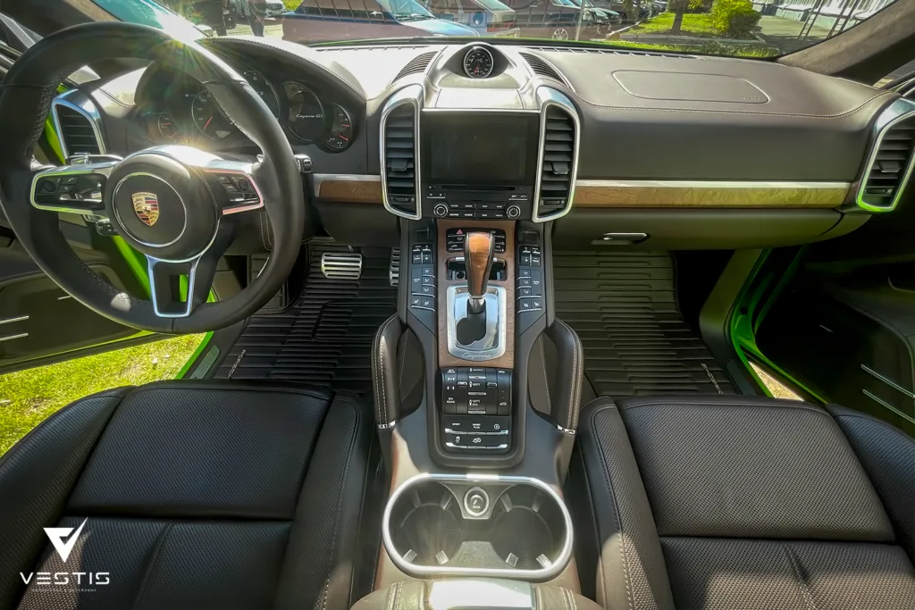 Полная оклейка кузова Porsche Cayenne в пленку Hexis 18 Porsche Cayenne Премиум2
