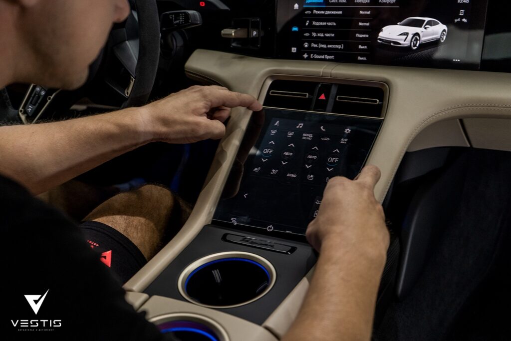 Карбон экстерьера и защита экрана на Porsche Taycan 10 Porsche Taycan Карбон и стекло7