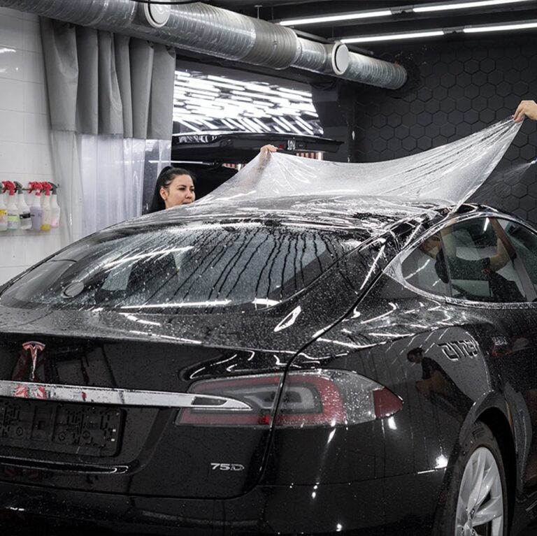 Защита кузова антигравийной пленкой на Tesla Model S