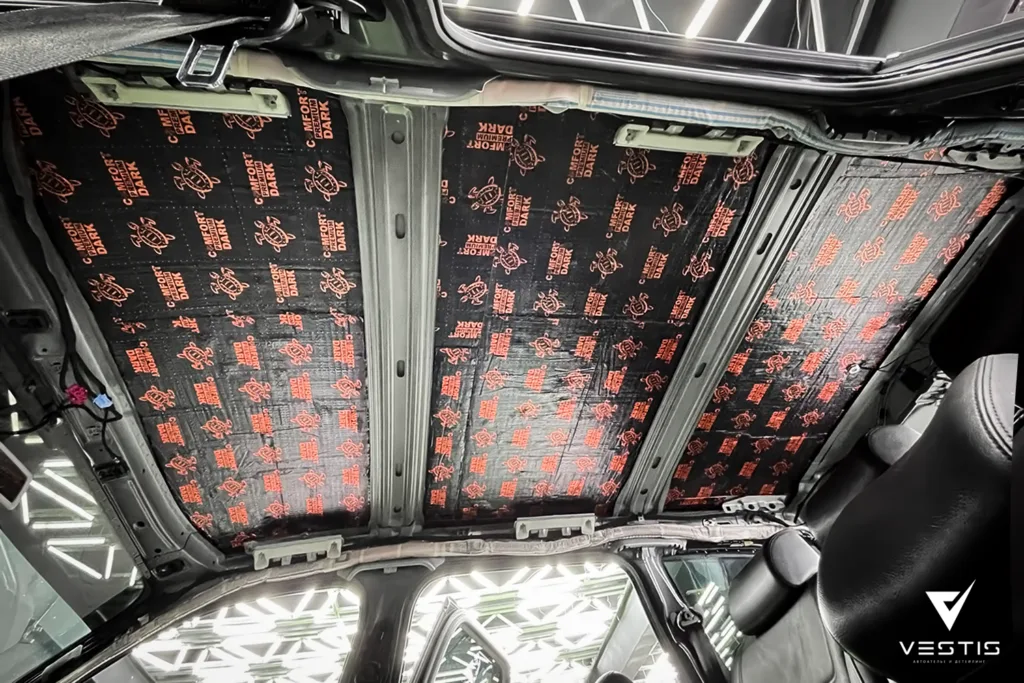 Volkswagen Touareg Шумоизоляция крыши1
