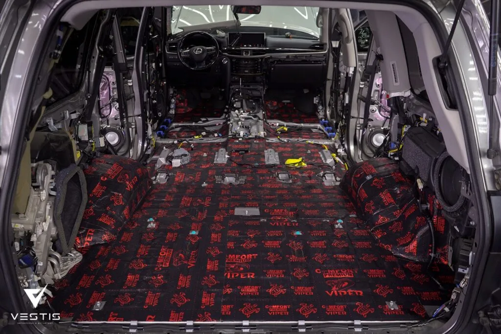 Комплексная шумоизоляция и химчистка салона Lexus LX570 3 Lexus LX570 Комплексная шумоизоляция бронь и замена лобового химчистка25