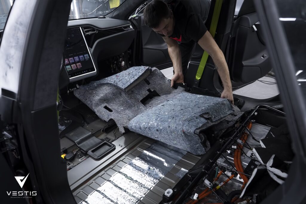 Tesla Model S Андрей С КОПИРАЙТОМ Шумоизоляция13